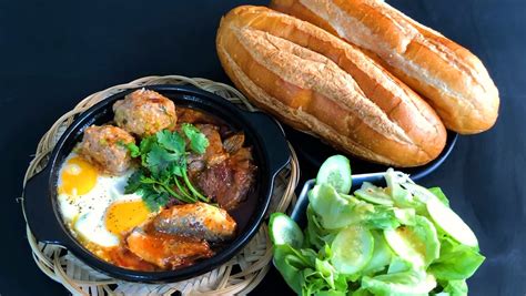  Bánh Mì Cá Kho Lishui:  Sự kết hợp hoàn hảo giữa thịt cá mềm và nước sốt đậm đà!