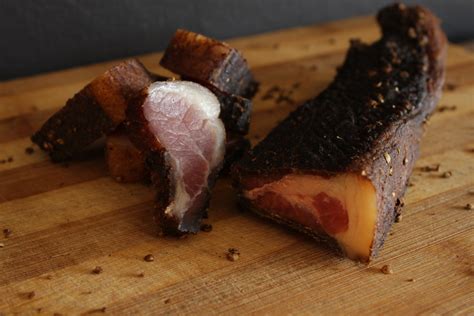  Biltong: Một Hành Trình Thơm Ngon Qua Hương Vị Khói và Thịt Nuôi Dưỡng!