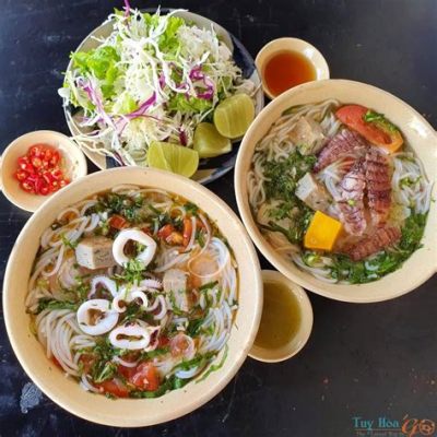  Bún Mực Rừng Loudi: Sự kết hợp kỳ lạ giữa vị umami của mực rừng và độ giòn dai của bánh mì