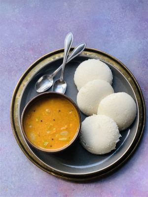  Idli Sambar: Một sự kết hợp hoàn hảo của hương vị Umami và độ xốp độc đáo!