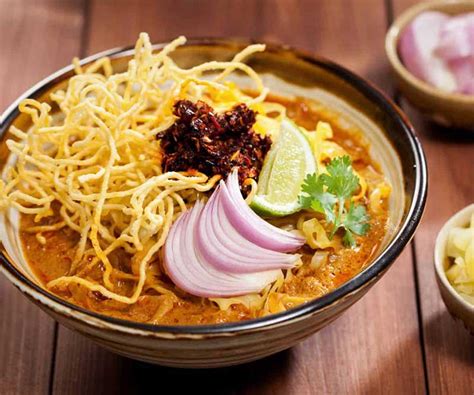  Khao Soi: Một Món Gọi Là Cơm Curry Nhưng Không Hoàn Toàn Là Cơm Curry, Bạn Có Thể Tin Vào Điều Đó Không?