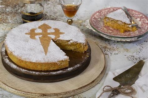  Tarta de Santiago -  Bánh ngọt truyền thống với hương vị hạnh nhân nồng nàn và lớp vỏ giòn tan hấp dẫn!